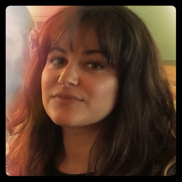 Meet your Posher, Heather - Picture 2 of 2